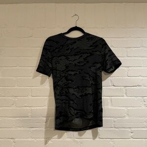 Men's Metal Vent Breathe Short Sleeve, Chicago Edition, Small